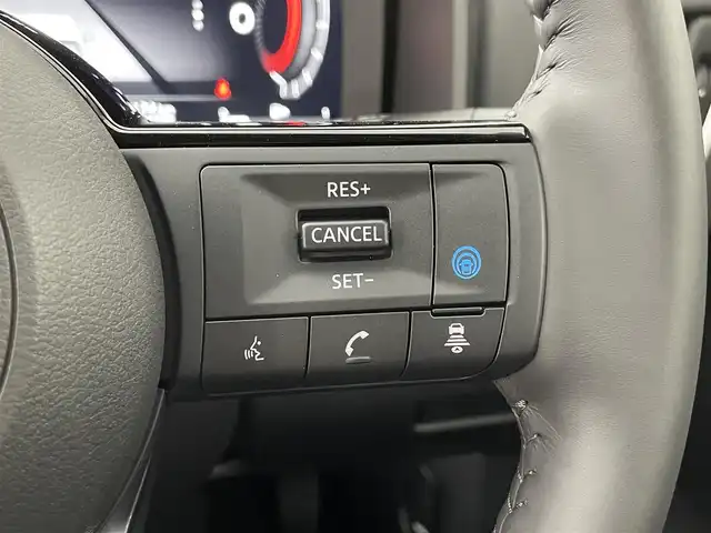 日産 エクストレイル X e－4ORCE 道央・札幌 2024(令6)年 0.1万km ブリリアントホワイトパール/スーパーブラック 2トーン ・４WD/・日産コネクトナビ/・Bluetooth／フルセグ／HDMI/ USB/・アラウンドビューモニター/・インテリジェントルームミラー/・純正ビルトインETC2.0/・プロパイロット/・エマージェンシーブレーキ/・インテリジェントクルーズコントロール/・オートハイビーム/・e-Pedal/・EVモード/・前後コーナーセンサー/・運転席パワーシート/・前席シートヒーター/・純正AW18インチ/・LEDヘッドライト/・スマートキー/・プッシュスタート