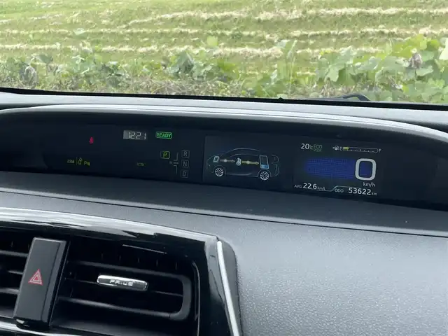 トヨタ プリウス A ツーリングセレクション 新潟県 2020(令2)年 5.4万km グレーメタリック 4WD/純正SDナビ(NSZT-W68T)/CD/DVD/BT/フルセグテレビ/バックカメラ/ETC2.0/ドライブレコーダー/衝突被害軽減ブレーキ/レーンキープアシスト/クルーズコントロール/革シート/シートヒーター /運転席パワーシート/コーナーセンサー/ステアリングスイッチ/スマートキー/プッシュスタート/LEDヘッドライト/オートライト/オートハイビーム/フォグランプ/純正17インチアルミホイール/社外17インチAW冬タイヤ車載