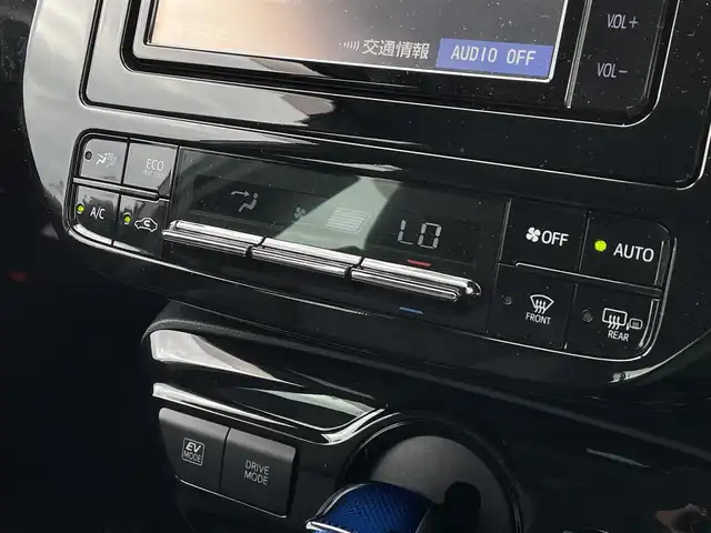 トヨタ プリウス A ツーリングセレクション 新潟県 2020(令2)年 5.4万km グレーメタリック 4WD/純正SDナビ(NSZT-W68T)/CD/DVD/BT/フルセグテレビ/バックカメラ/ETC2.0/ドライブレコーダー/衝突被害軽減ブレーキ/レーンキープアシスト/クルーズコントロール/革シート/シートヒーター /運転席パワーシート/コーナーセンサー/ステアリングスイッチ/スマートキー/プッシュスタート/LEDヘッドライト/オートライト/オートハイビーム/フォグランプ/純正17インチアルミホイール/社外17インチAW冬タイヤ車載