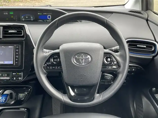 トヨタ プリウス A ツーリングセレクション 新潟県 2020(令2)年 5.4万km グレーメタリック 4WD/純正SDナビ(NSZT-W68T)/CD/DVD/BT/フルセグテレビ/バックカメラ/ETC2.0/ドライブレコーダー/衝突被害軽減ブレーキ/レーンキープアシスト/クルーズコントロール/革シート/シートヒーター /運転席パワーシート/コーナーセンサー/ステアリングスイッチ/スマートキー/プッシュスタート/LEDヘッドライト/オートライト/オートハイビーム/フォグランプ/純正17インチアルミホイール/社外17インチAW冬タイヤ車載