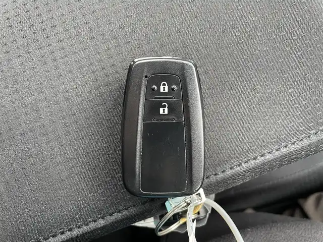 トヨタ プリウス A 静岡県 2019(令1)年 6.1万km ホワイトパールクリスタルシャイン 純正ナビ/・フルセグTV/・Bluetooth接続/・DVD再生/トヨタセーフティーセンス/HUD/パークアシスト/追従クルコン/モデリスタエアロ（F/S/R）/前後コーナーセンサー/プッシュスタート/スマートキー/スペアキー/D席パワーシート/LEDオートライト/オートハイビーム/ドラレコ/ビルトインETC2.0/取扱説明書