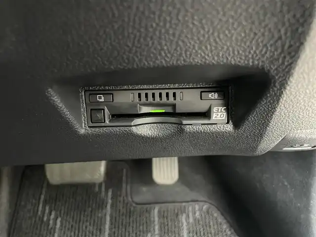 トヨタ プリウス A 静岡県 2019(令1)年 6.1万km ホワイトパールクリスタルシャイン 純正ナビ/・フルセグTV/・Bluetooth接続/・DVD再生/トヨタセーフティーセンス/HUD/パークアシスト/追従クルコン/モデリスタエアロ（F/S/R）/前後コーナーセンサー/プッシュスタート/スマートキー/スペアキー/D席パワーシート/LEDオートライト/オートハイビーム/ドラレコ/ビルトインETC2.0/取扱説明書