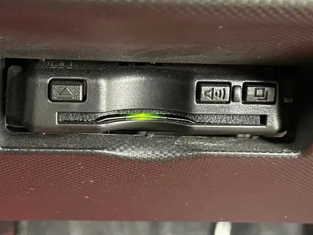 トヨタ ライズ Z 千葉県 2022(令4)年 1.2万km シャイニングホワイトパール 禁煙車/スマートアシスト/・衝突警報機能/・衝突回避支援ブレーキ機能/・標識認識機能/・先行車発進お知らせ機能/・全車速追従機能付ACC/・レーンキープコントロール/・車線逸脱警報機能/・車線逸脱抑制制御機能/・ふらつき警報/・路側逸脱警報/・BSM/・オートハイビーム/社外9インチナビ/CD/DVD/Bluetooth/フルセグ/アラウンドビューモニター/レーダークルーズコントロール/LEDオートライト/シートヒーター/純正17インチアルミホイール/オートエアコン/プッシュスタート/スマートキー