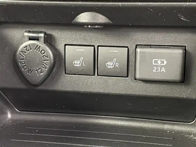 トヨタ ライズ Z 千葉県 2022(令4)年 1.2万km シャイニングホワイトパール 禁煙車/スマートアシスト/・衝突警報機能/・衝突回避支援ブレーキ機能/・標識認識機能/・先行車発進お知らせ機能/・全車速追従機能付ACC/・レーンキープコントロール/・車線逸脱警報機能/・車線逸脱抑制制御機能/・ふらつき警報/・路側逸脱警報/・BSM/・オートハイビーム/社外9インチナビ/CD/DVD/Bluetooth/フルセグ/アラウンドビューモニター/レーダークルーズコントロール/LEDオートライト/シートヒーター/純正17インチアルミホイール/オートエアコン/プッシュスタート/スマートキー