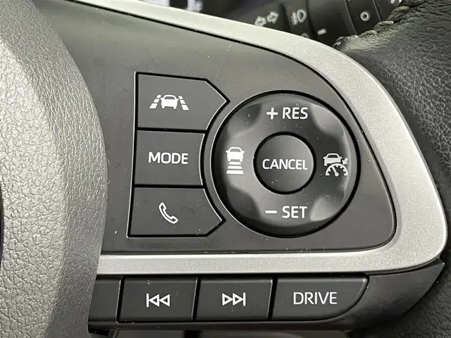 トヨタ ライズ Z 千葉県 2022(令4)年 1.2万km シャイニングホワイトパール 禁煙車/スマートアシスト/・衝突警報機能/・衝突回避支援ブレーキ機能/・標識認識機能/・先行車発進お知らせ機能/・全車速追従機能付ACC/・レーンキープコントロール/・車線逸脱警報機能/・車線逸脱抑制制御機能/・ふらつき警報/・路側逸脱警報/・BSM/・オートハイビーム/社外9インチナビ/CD/DVD/Bluetooth/フルセグ/アラウンドビューモニター/レーダークルーズコントロール/LEDオートライト/シートヒーター/純正17インチアルミホイール/オートエアコン/プッシュスタート/スマートキー