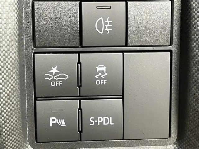 トヨタ ライズ Z 千葉県 2022(令4)年 1.2万km シャイニングホワイトパール 禁煙車/スマートアシスト/・衝突警報機能/・衝突回避支援ブレーキ機能/・標識認識機能/・先行車発進お知らせ機能/・全車速追従機能付ACC/・レーンキープコントロール/・車線逸脱警報機能/・車線逸脱抑制制御機能/・ふらつき警報/・路側逸脱警報/・BSM/・オートハイビーム/社外9インチナビ/CD/DVD/Bluetooth/フルセグ/アラウンドビューモニター/レーダークルーズコントロール/LEDオートライト/シートヒーター/純正17インチアルミホイール/オートエアコン/プッシュスタート/スマートキー