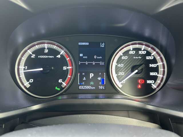 三菱 デリカＤ：５ P 岐阜県 2021(令3)年 3.3万km ウォームホワイトパール 登録時走行距離32590km/純正10.1型ナビ/全方位モニター/フルセグテレビ/後席フリップダウンモニター/シートヒーター/ステアリングヒーター/パワーシート/両側パワースライドドア/オートステップ/パドルシフト/スマートキー/プッシュスタート/USB接続/ETC/Bluetooth接続/クルーズコントロール/社外フロアマット/純正アルミホイール/LEDヘッドライト/オートライト/レーンキープアシスト