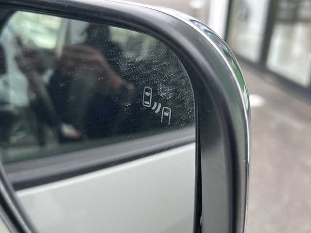 三菱 デリカＤ：５ P 岐阜県 2021(令3)年 3.3万km ウォームホワイトパール 登録時走行距離32590km/純正10.1型ナビ/全方位モニター/フルセグテレビ/後席フリップダウンモニター/シートヒーター/ステアリングヒーター/パワーシート/両側パワースライドドア/オートステップ/パドルシフト/スマートキー/プッシュスタート/USB接続/ETC/Bluetooth接続/クルーズコントロール/社外フロアマット/純正アルミホイール/LEDヘッドライト/オートライト/レーンキープアシスト