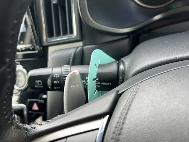 三菱 デリカＤ：５ P 岐阜県 2021(令3)年 3.3万km ウォームホワイトパール 登録時走行距離32590km/純正10.1型ナビ/全方位モニター/フルセグテレビ/後席フリップダウンモニター/シートヒーター/ステアリングヒーター/パワーシート/両側パワースライドドア/オートステップ/パドルシフト/スマートキー/プッシュスタート/USB接続/ETC/Bluetooth接続/クルーズコントロール/社外フロアマット/純正アルミホイール/LEDヘッドライト/オートライト/レーンキープアシスト