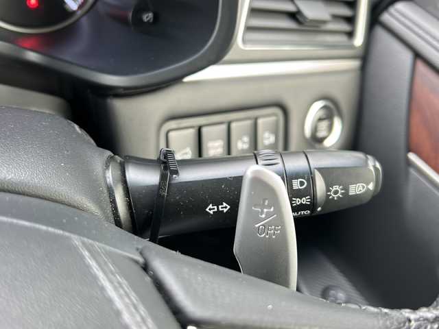 三菱 デリカＤ：５ P 岐阜県 2021(令3)年 3.3万km ウォームホワイトパール 登録時走行距離32590km/純正10.1型ナビ/全方位モニター/フルセグテレビ/後席フリップダウンモニター/シートヒーター/ステアリングヒーター/パワーシート/両側パワースライドドア/オートステップ/パドルシフト/スマートキー/プッシュスタート/USB接続/ETC/Bluetooth接続/クルーズコントロール/社外フロアマット/純正アルミホイール/LEDヘッドライト/オートライト/レーンキープアシスト