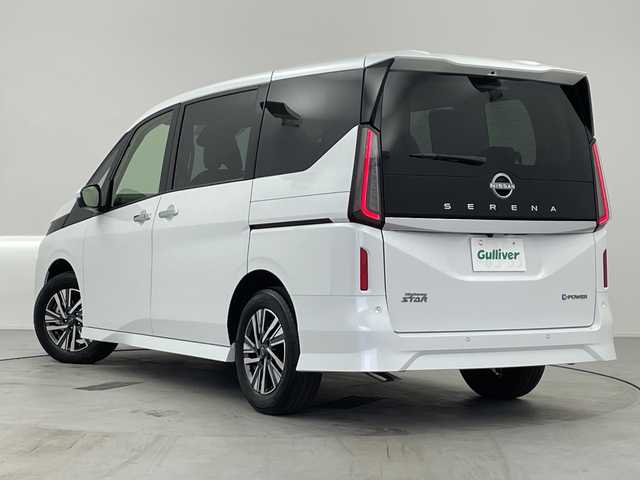 日産 セレナ e－パワー ハイウェイスター V 愛知県 2025(令7)年 0.1千km プリズムホワイト 純正12.3インチナビ/【Bluetooth/フルセグTV/AppleCarPlay/AM/FM】/純正後席モニター/全方位カメラ/両側パワースライドドア/ハンズフリースライドドア/衝突被害軽減ブレーキ/レーンアシスト/ブラインドスポットモニター/コーナーセンサー/レーダークルーズコントロール/置くだけ充電/ドライブモード切替/ETC2.0/前後ドライブレコーダー/サンシェード/HDMI/スマートキー/プッシュスタート/ステアリングスイッチ/LEDオートライト/オートマチックハイビーム/電動格納ミラー/純正16インチアルミホイール