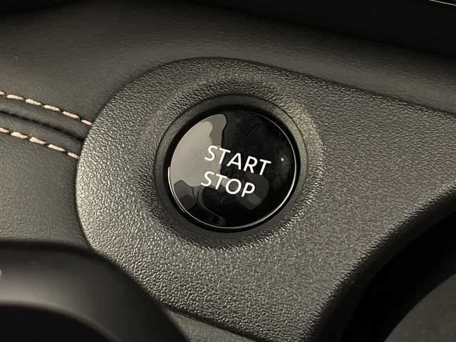 日産 セレナ e－パワー ハイウェイスター V 愛知県 2025(令7)年 0.1千km プリズムホワイト 純正12.3インチナビ/【Bluetooth/フルセグTV/AppleCarPlay/AM/FM】/純正後席モニター/全方位カメラ/両側パワースライドドア/ハンズフリースライドドア/衝突被害軽減ブレーキ/レーンアシスト/ブラインドスポットモニター/コーナーセンサー/レーダークルーズコントロール/置くだけ充電/ドライブモード切替/ETC2.0/前後ドライブレコーダー/サンシェード/HDMI/スマートキー/プッシュスタート/ステアリングスイッチ/LEDオートライト/オートマチックハイビーム/電動格納ミラー/純正16インチアルミホイール