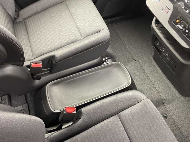 日産 セレナ e－パワー ハイウェイスター V 愛知県 2025(令7)年 0.1千km プリズムホワイト 純正12.3インチナビ/【Bluetooth/フルセグTV/AppleCarPlay/AM/FM】/純正後席モニター/全方位カメラ/両側パワースライドドア/ハンズフリースライドドア/衝突被害軽減ブレーキ/レーンアシスト/ブラインドスポットモニター/コーナーセンサー/レーダークルーズコントロール/置くだけ充電/ドライブモード切替/ETC2.0/前後ドライブレコーダー/サンシェード/HDMI/スマートキー/プッシュスタート/ステアリングスイッチ/LEDオートライト/オートマチックハイビーム/電動格納ミラー/純正16インチアルミホイール