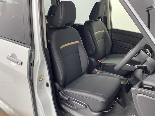 日産 セレナ e－パワー ハイウェイスター V 愛知県 2025(令7)年 0.1千km プリズムホワイト 純正12.3インチナビ/【Bluetooth/フルセグTV/AppleCarPlay/AM/FM】/純正後席モニター/全方位カメラ/両側パワースライドドア/ハンズフリースライドドア/衝突被害軽減ブレーキ/レーンアシスト/ブラインドスポットモニター/コーナーセンサー/レーダークルーズコントロール/置くだけ充電/ドライブモード切替/ETC2.0/前後ドライブレコーダー/サンシェード/HDMI/スマートキー/プッシュスタート/ステアリングスイッチ/LEDオートライト/オートマチックハイビーム/電動格納ミラー/純正16インチアルミホイール