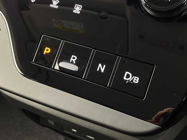 日産 セレナ e－パワー ハイウェイスター V 愛知県 2025(令7)年 0.1千km プリズムホワイト 純正12.3インチナビ/【Bluetooth/フルセグTV/AppleCarPlay/AM/FM】/純正後席モニター/全方位カメラ/両側パワースライドドア/ハンズフリースライドドア/衝突被害軽減ブレーキ/レーンアシスト/ブラインドスポットモニター/コーナーセンサー/レーダークルーズコントロール/置くだけ充電/ドライブモード切替/ETC2.0/前後ドライブレコーダー/サンシェード/HDMI/スマートキー/プッシュスタート/ステアリングスイッチ/LEDオートライト/オートマチックハイビーム/電動格納ミラー/純正16インチアルミホイール