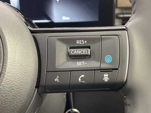 日産 セレナ e－パワー ハイウェイスター V 愛知県 2025(令7)年 0.1千km プリズムホワイト 純正12.3インチナビ/【Bluetooth/フルセグTV/AppleCarPlay/AM/FM】/純正後席モニター/全方位カメラ/両側パワースライドドア/ハンズフリースライドドア/衝突被害軽減ブレーキ/レーンアシスト/ブラインドスポットモニター/コーナーセンサー/レーダークルーズコントロール/置くだけ充電/ドライブモード切替/ETC2.0/前後ドライブレコーダー/サンシェード/HDMI/スマートキー/プッシュスタート/ステアリングスイッチ/LEDオートライト/オートマチックハイビーム/電動格納ミラー/純正16インチアルミホイール