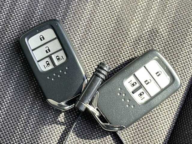 ホンダ フリード ハイブリット G ホンダセンシング 長野県 2016(平28)年 4.6万km ブルーホライゾンM ホンダセンシング/純正9型ナビフルセグTV/バックカメラ/ビルトインETC/ドライブレコーダー/両側パワースライドドア/Ｃ　コンフォートビューパッケージ/ＬＥＤヘッドライト/アダクティブクルーズコントロール/プッシュスタート/スペアキー