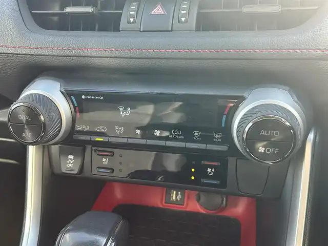 トヨタ ＲＡＶ４ HV アドベンチャー オフロードPKGⅡ 福岡県 2023(令5)年 1.7万km スーパーホワイトⅡ トヨタセーフティセンス/PCS/LTA/PKSB/RCTA/クリアランスソナー/純正10.5インチディスプレイオーディオナビ/フルセグ/BT/AM/FM/Miracast/パノラミックビューモニター/BSM/ハンズフリーパワーバックドア/レーダークルーズコントロール/前席シートヒーター/ベンチレーション/D席メモリー付パワーシート/ステアリングヒーター/オートハイビーム/LEDオートライト/フォグランプ/ビルトインETC2.0/電動パーキング/ブレーキホールド/ルーフレール/革巻きステアリング/純正AW/テレビキャンセラー/スペアキー1本