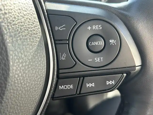 トヨタ ＲＡＶ４ HV アドベンチャー オフロードPKGⅡ 福岡県 2023(令5)年 1.7万km スーパーホワイトⅡ トヨタセーフティセンス/PCS/LTA/PKSB/RCTA/クリアランスソナー/純正10.5インチディスプレイオーディオナビ/フルセグ/BT/AM/FM/Miracast/パノラミックビューモニター/BSM/ハンズフリーパワーバックドア/レーダークルーズコントロール/前席シートヒーター/ベンチレーション/D席メモリー付パワーシート/ステアリングヒーター/オートハイビーム/LEDオートライト/フォグランプ/ビルトインETC2.0/電動パーキング/ブレーキホールド/ルーフレール/革巻きステアリング/純正AW/テレビキャンセラー/スペアキー1本