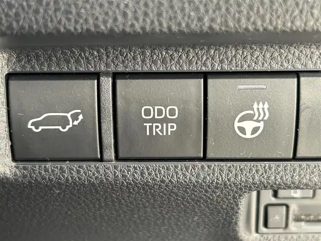 トヨタ ＲＡＶ４ HV アドベンチャー オフロードPKGⅡ 福岡県 2023(令5)年 1.7万km スーパーホワイトⅡ トヨタセーフティセンス/PCS/LTA/PKSB/RCTA/クリアランスソナー/純正10.5インチディスプレイオーディオナビ/フルセグ/BT/AM/FM/Miracast/パノラミックビューモニター/BSM/ハンズフリーパワーバックドア/レーダークルーズコントロール/前席シートヒーター/ベンチレーション/D席メモリー付パワーシート/ステアリングヒーター/オートハイビーム/LEDオートライト/フォグランプ/ビルトインETC2.0/電動パーキング/ブレーキホールド/ルーフレール/革巻きステアリング/純正AW/テレビキャンセラー/スペアキー1本