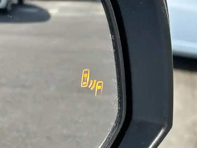 トヨタ ＲＡＶ４ HV アドベンチャー オフロードPKGⅡ 福岡県 2023(令5)年 1.7万km スーパーホワイトⅡ トヨタセーフティセンス/PCS/LTA/PKSB/RCTA/クリアランスソナー/純正10.5インチディスプレイオーディオナビ/フルセグ/BT/AM/FM/Miracast/パノラミックビューモニター/BSM/ハンズフリーパワーバックドア/レーダークルーズコントロール/前席シートヒーター/ベンチレーション/D席メモリー付パワーシート/ステアリングヒーター/オートハイビーム/LEDオートライト/フォグランプ/ビルトインETC2.0/電動パーキング/ブレーキホールド/ルーフレール/革巻きステアリング/純正AW/テレビキャンセラー/スペアキー1本