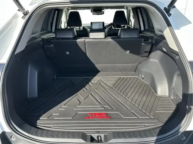 トヨタ ＲＡＶ４ HV アドベンチャー オフロードPKGⅡ 福岡県 2023(令5)年 1.7万km スーパーホワイトⅡ トヨタセーフティセンス/PCS/LTA/PKSB/RCTA/クリアランスソナー/純正10.5インチディスプレイオーディオナビ/フルセグ/BT/AM/FM/Miracast/パノラミックビューモニター/BSM/ハンズフリーパワーバックドア/レーダークルーズコントロール/前席シートヒーター/ベンチレーション/D席メモリー付パワーシート/ステアリングヒーター/オートハイビーム/LEDオートライト/フォグランプ/ビルトインETC2.0/電動パーキング/ブレーキホールド/ルーフレール/革巻きステアリング/純正AW/テレビキャンセラー/スペアキー1本