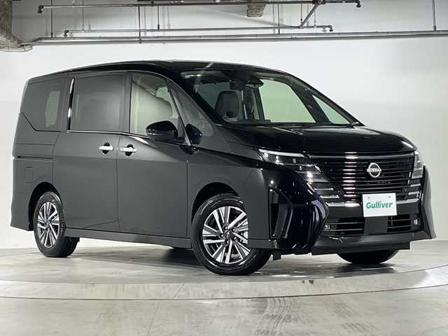 日産 セレナ e－パワー ハイウェイスター V 広島県 2025(令7)年 0.1千km ダイヤモンドブラック 登録済未使用車/登録時71ｋｍ/寒冷地仕様/・シートヒーター/・ステアリングヒーター/AC100V1500W電源/エマージェンシーブレーキ/車線逸脱警報/プロパイロット/ふらつき警報/踏み間違え防止/標識認識/先行車発進告知/コーナーセンサー/BSW/インテリジェントルームミラー/純正コネクティッドナビ/・フルセグ/Bluetooth/スマホ連携/HDMI/アラウンドビューモニター/ドライブレコーダー/ワイヤレス充電/ハンズフリー両側パワースライドドア/革巻きステアリング/LEDヘッドライト/フォグランプ/オートライト/電動パーキングブレーキ/オートホールド/スマートキー/プッシュスタート/スペアキー/ETC２．０/純正１６インチアルミホイール