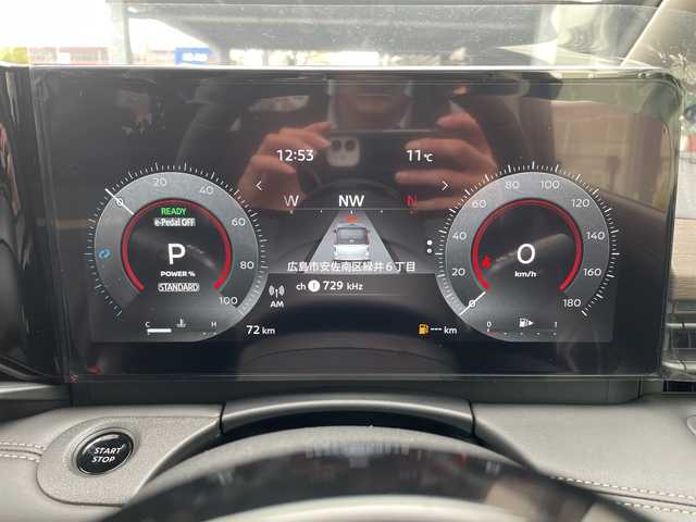 日産 セレナ e－パワー ハイウェイスター V 広島県 2025(令7)年 0.1千km ダイヤモンドブラック 登録済未使用車/登録時71ｋｍ/寒冷地仕様/・シートヒーター/・ステアリングヒーター/AC100V1500W電源/エマージェンシーブレーキ/車線逸脱警報/プロパイロット/ふらつき警報/踏み間違え防止/標識認識/先行車発進告知/コーナーセンサー/BSW/インテリジェントルームミラー/純正コネクティッドナビ/・フルセグ/Bluetooth/スマホ連携/HDMI/アラウンドビューモニター/ドライブレコーダー/ワイヤレス充電/ハンズフリー両側パワースライドドア/革巻きステアリング/LEDヘッドライト/フォグランプ/オートライト/電動パーキングブレーキ/オートホールド/スマートキー/プッシュスタート/スペアキー/ETC２．０/純正１６インチアルミホイール