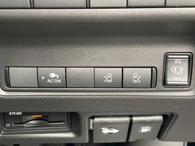 日産 セレナ e－パワー ハイウェイスター V 広島県 2025(令7)年 0.1千km ダイヤモンドブラック 登録済未使用車/登録時71ｋｍ/寒冷地仕様/・シートヒーター/・ステアリングヒーター/AC100V1500W電源/エマージェンシーブレーキ/車線逸脱警報/プロパイロット/ふらつき警報/踏み間違え防止/標識認識/先行車発進告知/コーナーセンサー/BSW/インテリジェントルームミラー/純正コネクティッドナビ/・フルセグ/Bluetooth/スマホ連携/HDMI/アラウンドビューモニター/ドライブレコーダー/ワイヤレス充電/ハンズフリー両側パワースライドドア/革巻きステアリング/LEDヘッドライト/フォグランプ/オートライト/電動パーキングブレーキ/オートホールド/スマートキー/プッシュスタート/スペアキー/ETC２．０/純正１６インチアルミホイール