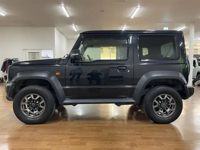 スズキ ジムニー シエラ JC 道央・札幌 2020(令2)年 5.7万km ブルーイッシュブラックパール3 ワンオーナー/寒冷地仕様/純正ナビ/フルセグTV（走行中視聴可）/CD/DVD/FM/AM/BT/SD/バックカメラ/クルーズコントロール（追従走行なし）/衝突軽減ブレーキ/横滑り防止装置/レーンキープアシスト/オートライト/オートマチックハイビーム/ダウンヒルアシストコントロール/プッシュスタート/ETC/純正エンジンスターター付/スマートキー×2/ドライブレコーダー（前方）/シートヒーター（運転席/助手席）/ウィンカーミラー/ドアバイザー/純正フロアマット/フォグランプ/ステアリングリモコン/革巻きステアリング/ヘッドライトクリーナー/社外AW付スタッドレスセット積込み/ (195/80/R15　5mm）