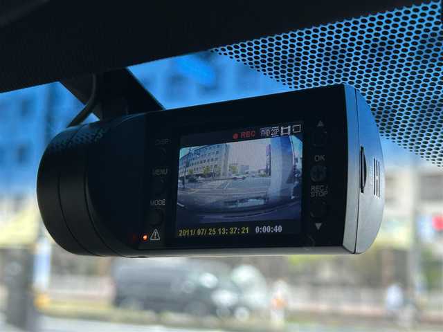 トヨタ ハリアー プレミアム 岡山県 2015(平27)年 9万km スパークリングブラックパールクリスタルシャイン 登録時走行距離89944キロ/純正8インチナビ/AM/FM/TV/BT/SD/AUX/DVD/JBLサウンド/クルーズコントロール/レーンキープアシスト/オートマチックハイビーム/バックカメラ/アイドリングストップ/パワーバックドア/LEDヘッドライト/純正18インチAW/TVキャンセラー/スマートキー/プッシュスタート/ビルトインETC