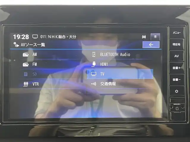 日産 セレナ ハイウェイスター V 大分県 2022(令4)年 7.7万km パールⅡ 純正ナビ/（AM/FM/BT/フルセグTV）/インテリジェントクルーズコントロール/バックカメラ/アラウンドビューモニター/ブラインドスポットモニター/両側パワースライドドア/ビルトインETC/クリアランスソナー/LEDライト/オートパーキングブレーキ/純正16インチアルミホイール/横滑り防止装置/衝突被害軽減システム/ウインカーミラー/スペアキー×１/取扱説明書/保証書