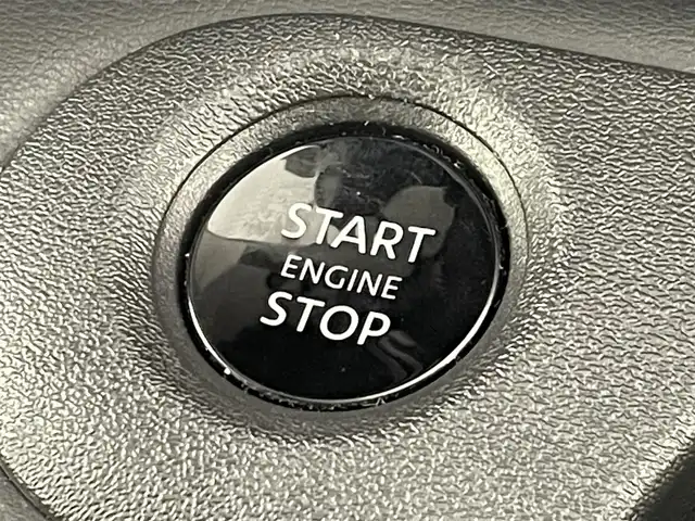 日産 セレナ ハイウェイスター V 大分県 2022(令4)年 7.7万km パールⅡ 純正ナビ/（AM/FM/BT/フルセグTV）/インテリジェントクルーズコントロール/バックカメラ/アラウンドビューモニター/ブラインドスポットモニター/両側パワースライドドア/ビルトインETC/クリアランスソナー/LEDライト/オートパーキングブレーキ/純正16インチアルミホイール/横滑り防止装置/衝突被害軽減システム/ウインカーミラー/スペアキー×１/取扱説明書/保証書