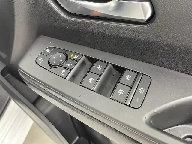 日産 セレナ ハイウェイスター V 大分県 2022(令4)年 7.7万km パールⅡ 純正ナビ/（AM/FM/BT/フルセグTV）/インテリジェントクルーズコントロール/バックカメラ/アラウンドビューモニター/ブラインドスポットモニター/両側パワースライドドア/ビルトインETC/クリアランスソナー/LEDライト/オートパーキングブレーキ/純正16インチアルミホイール/横滑り防止装置/衝突被害軽減システム/ウインカーミラー/スペアキー×１/取扱説明書/保証書