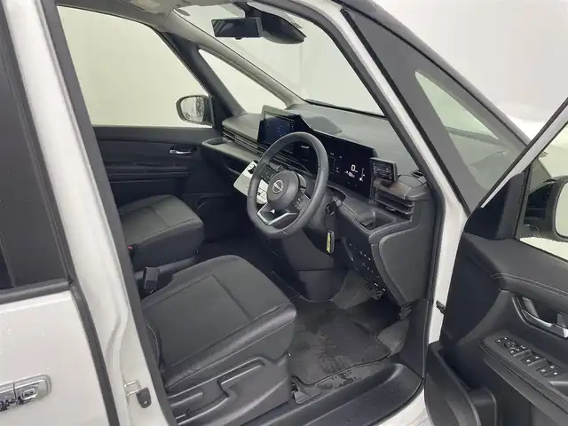 日産 セレナ ハイウェイスター V 大分県 2022(令4)年 7.7万km パールⅡ 純正ナビ/（AM/FM/BT/フルセグTV）/インテリジェントクルーズコントロール/バックカメラ/アラウンドビューモニター/ブラインドスポットモニター/両側パワースライドドア/ビルトインETC/クリアランスソナー/LEDライト/オートパーキングブレーキ/純正16インチアルミホイール/横滑り防止装置/衝突被害軽減システム/ウインカーミラー/スペアキー×１/取扱説明書/保証書