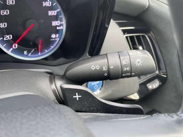 トヨタ クラウン ハイブリッド RS アドバンス 三重県 2018(平30)年 7.3万km ホワイトパールクリスタルシャイン メーカーオプション/・ムーンルーフ/・デジタルインナーミラー/・電動サンシェード/セーフティセンス/・レーントレーシングアシスト/・レーダークルーズコントロール/・プリクラッシュセーフティ/・アダプティブハイビーム/・ロードサインアシスト/・先行車発進告知機能/ブライドスポットモニター/リアクロストラフィックオートブレーキ/リアクロストラフィックアラート/1オーナー/純正SDナビ/フルセグTV/【CD/DVD/BD/SD/BT/Miracast/USB/AUX】/バックカメラ/ビルトインETC/ドライブレコーダー/パドルシフト/カラーヘッドアップディスプレイ/ハーフレザーシート/D/N席パワーシート/D/N席シートヒーター/ステアリングヒーター/オートライト/三眼LEDヘッドランプ/デイライト/シーケンシャルターンランプ/フロントフォグランプ/225/45R18インチ純正スパッタリングAW/プッシュスタート/スマートキー/カードキー/純正フロアマット
