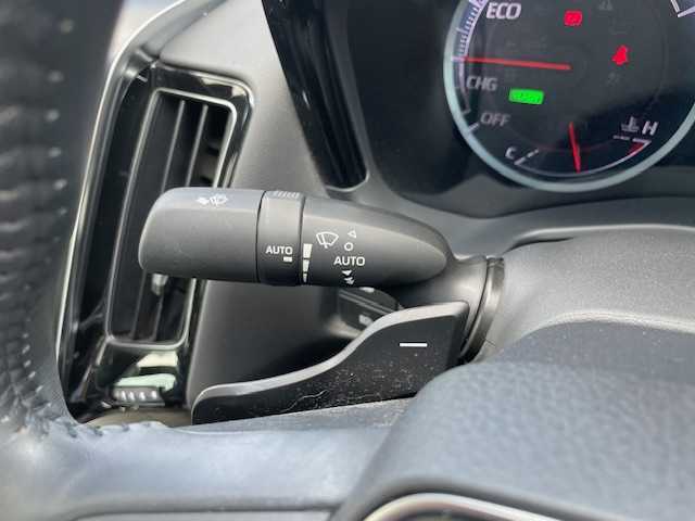 トヨタ クラウン ハイブリッド RS アドバンス 三重県 2018(平30)年 7.3万km ホワイトパールクリスタルシャイン メーカーオプション/・ムーンルーフ/・デジタルインナーミラー/・電動サンシェード/セーフティセンス/・レーントレーシングアシスト/・レーダークルーズコントロール/・プリクラッシュセーフティ/・アダプティブハイビーム/・ロードサインアシスト/・先行車発進告知機能/ブライドスポットモニター/リアクロストラフィックオートブレーキ/リアクロストラフィックアラート/1オーナー/純正SDナビ/フルセグTV/【CD/DVD/BD/SD/BT/Miracast/USB/AUX】/バックカメラ/ビルトインETC/ドライブレコーダー/パドルシフト/カラーヘッドアップディスプレイ/ハーフレザーシート/D/N席パワーシート/D/N席シートヒーター/ステアリングヒーター/オートライト/三眼LEDヘッドランプ/デイライト/シーケンシャルターンランプ/フロントフォグランプ/225/45R18インチ純正スパッタリングAW/プッシュスタート/スマートキー/カードキー/純正フロアマット