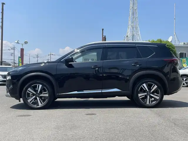 日産 エクストレイル G e－4ORCE 群馬県 2022(令4)年 6.4万km ダイヤモンドブラック ・衝突軽減ブレーキ/・横滑り防止/・コーナーセンサー/・後方支援/・プロパイロット/・アラウンドビューモニター/・レーンキープアシスト/・プロパイロットパーキング/・eペダル/・スマートルームミラー/・SOSコール/日産コネクトナビ/・AM/FM/Bluetooth/・USB/フルセグTV/アダプティブLEDヘッドライト/LEDフォグランプ/ヘッドアップディスプレイ/パワーバックドア/全席シートヒーター/前席パワーシート/ハンドルヒーター/ETC2.0/AC100V/4WD/電動パーキング/オートホールド/純正ドラレコ前後/純正フロアマット/純正ドアバイザー/純正19インチアルミホイール/スマートキー/プッシュスタート