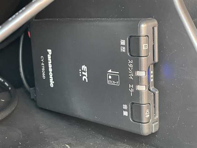 スズキ ソリオ バンディット HV MV 滋賀県 2024(令6)年 1.4万km ピュアホワイトP ALPINEナビ/(Bluetooth/フルセグ/CarPlay)/スマートアシスト/・衝突軽減ブレーキ/・アダプティブクルーズコントロール/・オートハイビーム/・レーンキープアシスト/ヘッドアップディスプレイ/両側電動スライドドア/前席シートヒーター/クリアランスソナー/革ステアリングリモコン/USB