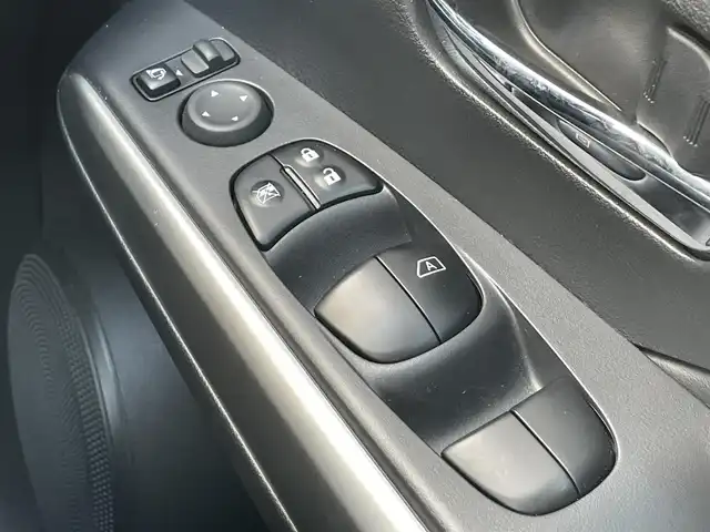 日産 キックス X 千葉県 2020(令2)年 1.9万km ブリリアントホワイトパール プロパイロット/・衝突軽減ブレーキ/レーンキープアシスト/・レーダークルーズコントロール/オートハイビーム/・クリアランスソナー/純正9インチンナビ(MM320D-L)/・フルセグ/BT/DVD/CD/アラウンドビューモニター/ステアリングスイッチ/ETC/ハーフレザーシート/LEDヘッドライト/オートライト/フォグライト/スマートキー/プッシュスタート/ルーフレール/純正フロアマット/純正17インチAW