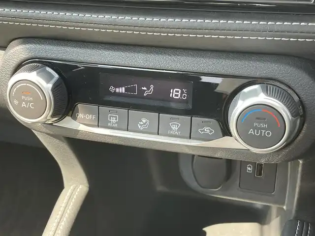 日産 キックス X 千葉県 2020(令2)年 1.9万km ブリリアントホワイトパール プロパイロット/・衝突軽減ブレーキ/レーンキープアシスト/・レーダークルーズコントロール/オートハイビーム/・クリアランスソナー/純正9インチンナビ(MM320D-L)/・フルセグ/BT/DVD/CD/アラウンドビューモニター/ステアリングスイッチ/ETC/ハーフレザーシート/LEDヘッドライト/オートライト/フォグライト/スマートキー/プッシュスタート/ルーフレール/純正フロアマット/純正17インチAW