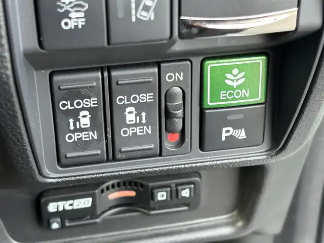 ホンダ オデッセイ ハイブリッド e:HEVアブソルート EX 大分県 2021(令3)年 3.7万km プラチナホワイトパール ・純正ナビ(CD/DVD/BT/SD/USB/HDMI/AppleCarPlay)/・フルセグテレビ/・全方位カメラ/・フリップダウンモニター/・両側パワースライドドア/・ドライブレコーダー/・ET2.0/・AC100V/・駐車支援/・テレビキャンセラー/・レーダークルーズコントロール/・ホンダセンシング/・コーナーセンサー/・パワーシート/・シートヒーター/・電動リアゲート/・ブレーキホールド