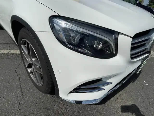 メルセデス・ベンツ ＧＬＣ２５０ 4マチック スポーツ 神奈川県 2016(平28)年 5.2万km ポーラホワイト 安全機能装置/・衝突軽減システム/・レーンキープアシスト/・コーナーセンサー/・全周囲モニター/可変速度リミッター/ルーフレール/純正１９インチAW/パワーバックドア/全席シートヒーター/パワーシート/ハーフレザーシート/パドルシフト/カーテンエアバッグ/サイドエアバッグ/純正ナビ/CD/FM/AM/BT/フルセグTV/SD/USB/前後ドラレコ/ETC/LEDヘッドライト/ファグランプ