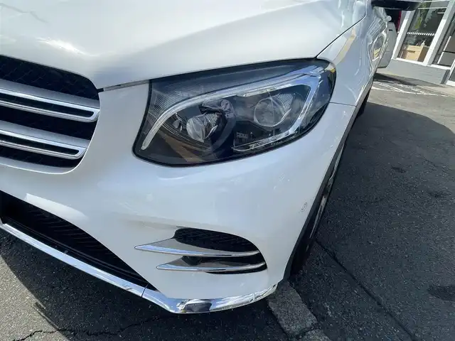 メルセデス・ベンツ ＧＬＣ２５０ 4マチック スポーツ 神奈川県 2016(平28)年 5.2万km ポーラホワイト 安全機能装置/・衝突軽減システム/・レーンキープアシスト/・コーナーセンサー/・全周囲モニター/可変速度リミッター/ルーフレール/純正１９インチAW/パワーバックドア/全席シートヒーター/パワーシート/ハーフレザーシート/パドルシフト/カーテンエアバッグ/サイドエアバッグ/純正ナビ/CD/FM/AM/BT/フルセグTV/SD/USB/前後ドラレコ/ETC/LEDヘッドライト/ファグランプ