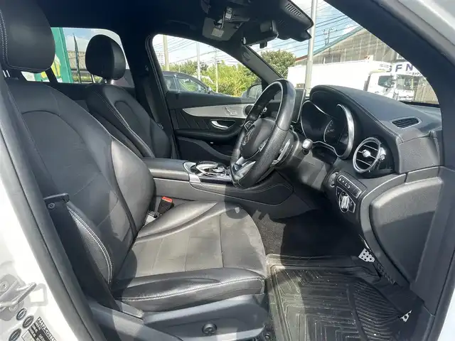 メルセデス・ベンツ ＧＬＣ２５０ 4マチック スポーツ 神奈川県 2016(平28)年 5.2万km ポーラホワイト 安全機能装置/・衝突軽減システム/・レーンキープアシスト/・コーナーセンサー/・全周囲モニター/可変速度リミッター/ルーフレール/純正１９インチAW/パワーバックドア/全席シートヒーター/パワーシート/ハーフレザーシート/パドルシフト/カーテンエアバッグ/サイドエアバッグ/純正ナビ/CD/FM/AM/BT/フルセグTV/SD/USB/前後ドラレコ/ETC/LEDヘッドライト/ファグランプ