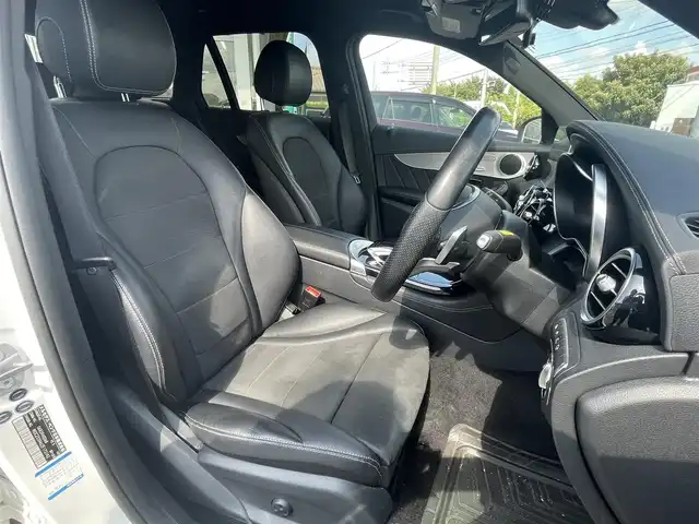 メルセデス・ベンツ ＧＬＣ２５０ 4マチック スポーツ 神奈川県 2016(平28)年 5.2万km ポーラホワイト 安全機能装置/・衝突軽減システム/・レーンキープアシスト/・コーナーセンサー/・全周囲モニター/可変速度リミッター/ルーフレール/純正１９インチAW/パワーバックドア/全席シートヒーター/パワーシート/ハーフレザーシート/パドルシフト/カーテンエアバッグ/サイドエアバッグ/純正ナビ/CD/FM/AM/BT/フルセグTV/SD/USB/前後ドラレコ/ETC/LEDヘッドライト/ファグランプ
