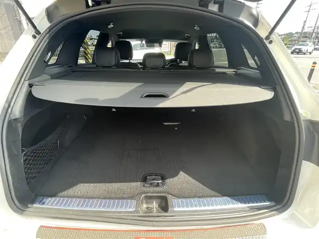 メルセデス・ベンツ ＧＬＣ２５０ 4マチック スポーツ 神奈川県 2016(平28)年 5.2万km ポーラホワイト 安全機能装置/・衝突軽減システム/・レーンキープアシスト/・コーナーセンサー/・全周囲モニター/可変速度リミッター/ルーフレール/純正１９インチAW/パワーバックドア/全席シートヒーター/パワーシート/ハーフレザーシート/パドルシフト/カーテンエアバッグ/サイドエアバッグ/純正ナビ/CD/FM/AM/BT/フルセグTV/SD/USB/前後ドラレコ/ETC/LEDヘッドライト/ファグランプ