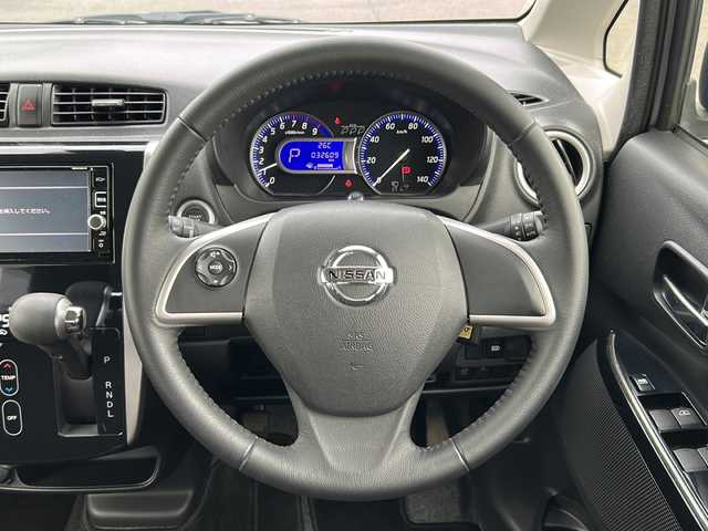 日産 デイズ ハイウェイスターX 茨城県 2017(平29)年 3.3万km クールシルバー 純正メモリナビ【MM316D-W】/(地デジTV・CD・DVD・BT・ラジオ再生)/衝突軽減ブレーキ/アラウンドビューモニター/ドライブレコーダー/ETC/オートライト/LEDヘッドライト/純正14inアルミホイール/フロアマット/スマートキー
