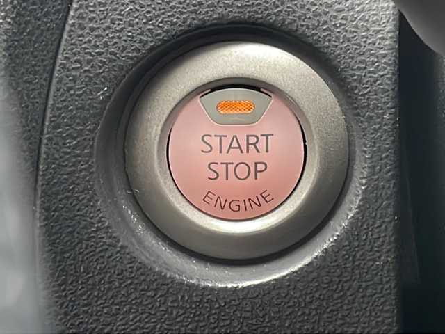 日産 ジューク 15RS タイプV 福島県 2012(平24)年 7.6万km ホワイトパール 純正SDナビ/・型番：MP311D-W/・BT/CD/DVD/AUX/SD/FM/AM/・バックカメラ/ビルトインETC/前後ドライブレコーダー/プッシュスタート/・スマートキー/LEDヘッドライト/・フォグランプ/・ヘッドライトレベライザー/電動格納ミラー/電流ソケット/純正フロアマット/純正ドアバイザー