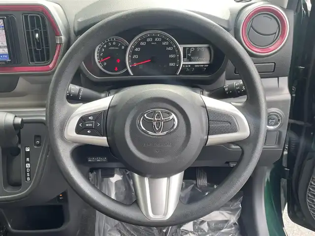 トヨタ パッソ モーダ　S 道央・札幌 2016(平28)年 5.1万km 緑 ・4WD/・寒冷地仕様/・衝突軽減ブレーキ/・社外SDナビ/CD&DVD&フルセグTV/・バックカメラ/・シートヒーター(運転席のみ)/・ステアリングスイッチ/・助手席シートアンダートレイ/・アイドリングストップ/・ABS/・横滑り防止装置/・盗難防止装置/・オートリトラミラー/・クリアランスソナー(後ろのみ)/・LEDヘッドライト/・フォグランプ/・ドアバイザー/・積込純正AW付冬タイヤ　165/65/R14(溝無)